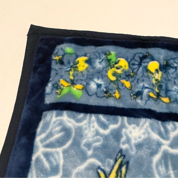 Vintage Tweety Bird Blanket 57” x 41.5” Flowers - Picture 12 of 16